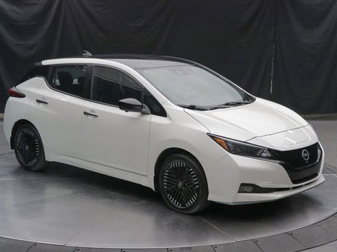 Used 2023 Nissan Leaf SV Plus image 2