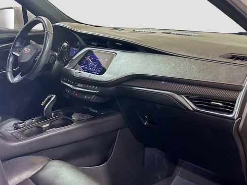 Used 2020 Cadillac XT4 Sport FWD image 26