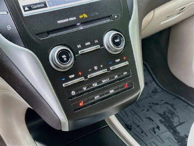 Used 2019 Lincoln MKC Select w/ Select Plus Package FWD image 17