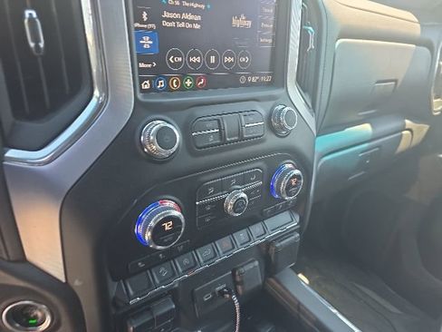Used 2020 GMC Sierra 1500 SLT AWD/4WD image 13