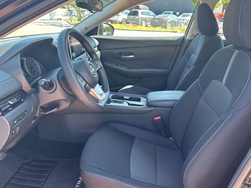 Used 2025 Nissan Sentra SV w/ Trunk Package image 9