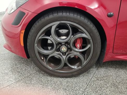 Used 2015 Alfa Romeo 4C Launch Edition w/ Convenience Group RWD image 18