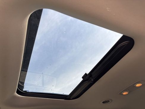 Used 2013 Buick Enclave Premium FWD image 26