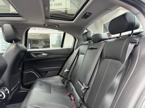 Used 2019 Alfa Romeo Giulia AWD w/ Cold Weather Package image 22