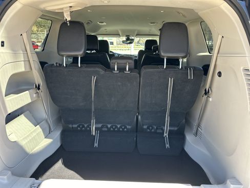 Used 2024 Chrysler Pacifica Touring-L FWD image 23