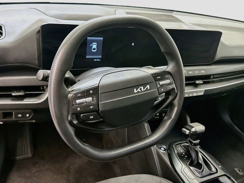 Used 2025 Kia K4 FWD image 18