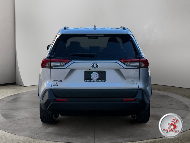 Used 2023 Toyota RAV4 LE AWD/4WD image 6