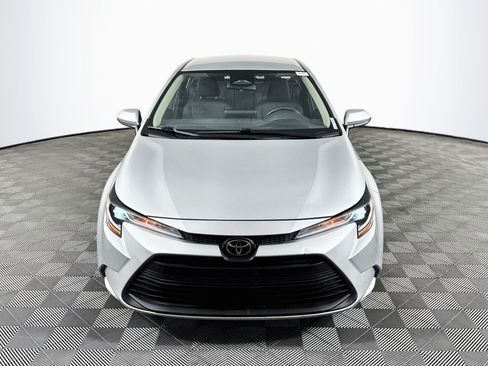 Used 2024 Toyota Corolla LE FWD image 2