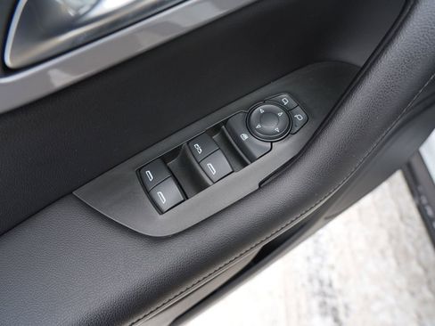 Used 2022 Chevrolet Blazer LT image 16