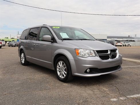 Used 2019 Dodge Grand Caravan SXT FWD image 3
