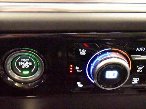 Used 2022 GMC Sierra 1500 SLT w/ SLT Convenience Package image 23