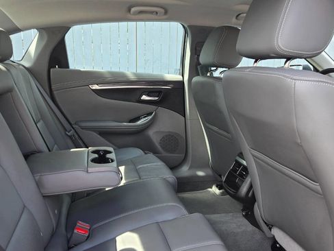 Used 2017 Chevrolet Impala LT w/ Leather Package image 18