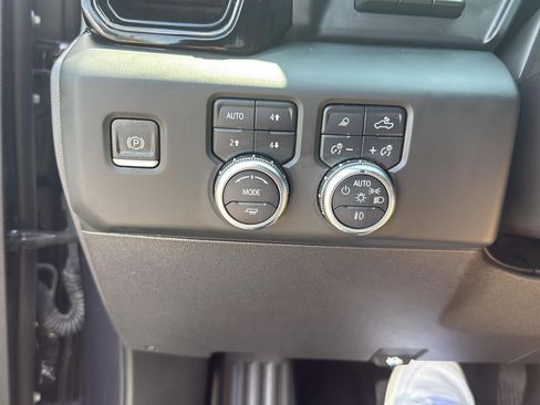 Used 2024 GMC Sierra 1500 AT4X image 21