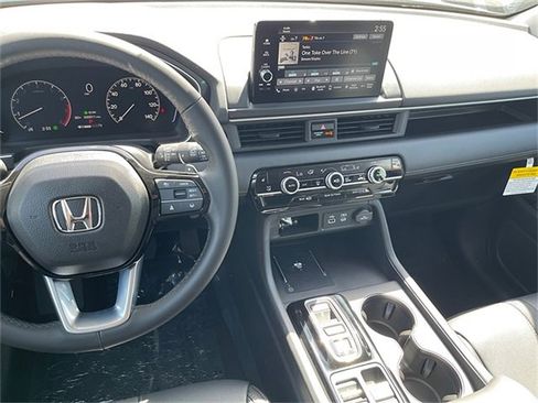 New 2025 Honda Pilot EX-L image 17