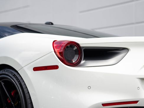 Used 2016 Ferrari 488 GTB RWD image 27