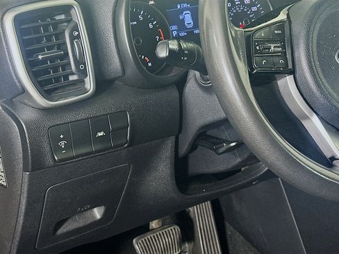 Used 2020 Kia Sportage LX image 16