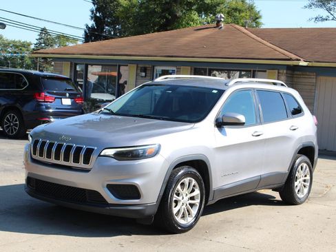 Used 2020 Jeep Cherokee Latitude FWD image 5