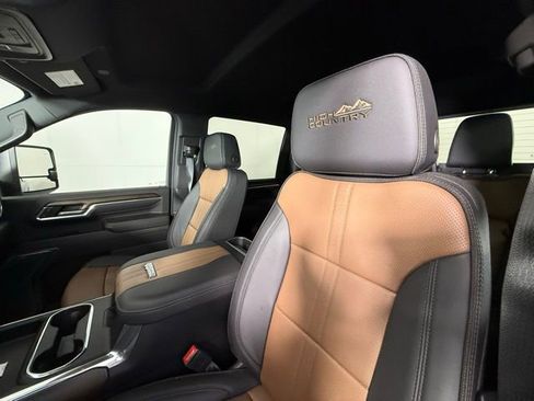 Used 2025 Chevrolet Silverado 3500 High Country w/ Technology Package image 12