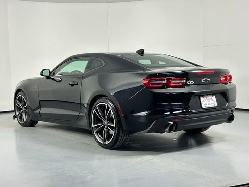 Used 2021 Chevrolet Camaro LT w/ Technology Package image 5