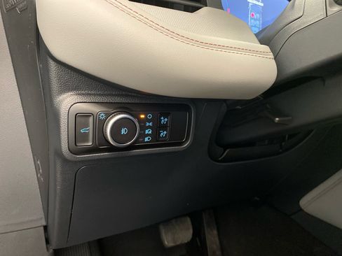 New 2026 Ford Explorer Active w/ Active Comfort Package image 17