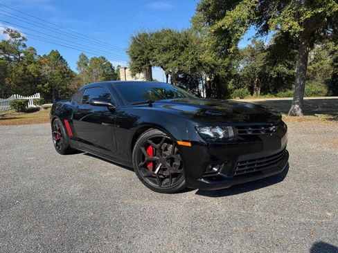 Used 2015 Chevrolet Camaro SS image 9