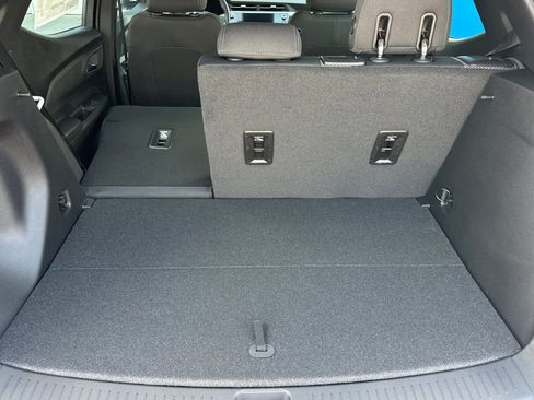 New 2027 Chevrolet Bolt LT w/ Comfort Package FWD image 15