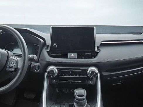 Used 2024 Toyota RAV4 XLE FWD image 18