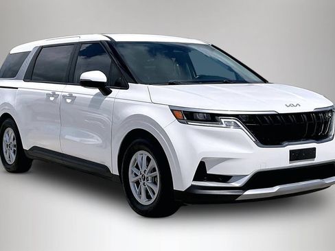 Used 2023 Kia Carnival LX FWD image 1