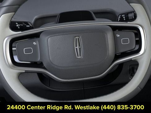 New 2026 Lincoln Navigator Reserve AWD/4WD image 12