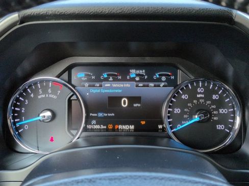 Used 2018 Ford Expedition XLT w/ Equipment Group 202A RWD image 28