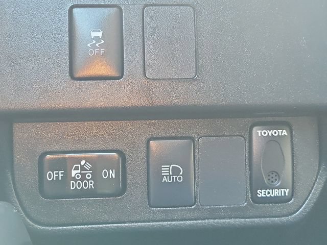Used 2021 Toyota Tacoma SR AWD/4WD image 30