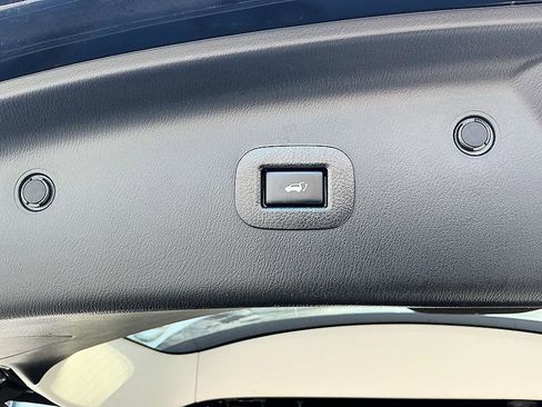 Used 2019 Nissan Armada SL w/ Premium Package RWD image 30