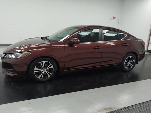 Used 2020 Nissan Sentra SV image 2