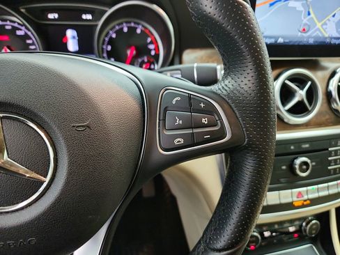 Used 2018 Mercedes-Benz GLA 250 4MATIC w/ Premium Package image 21