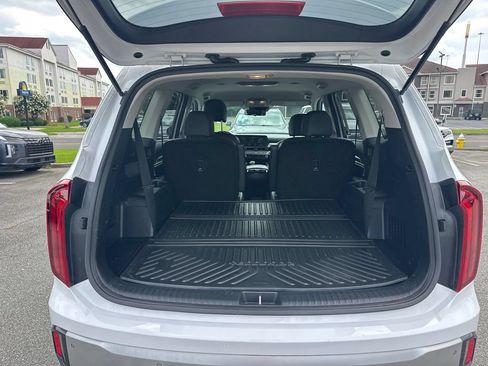 Used 2023 Kia Telluride S FWD image 18