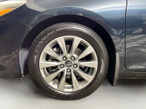 Used 2017 Toyota Camry XLE image 14