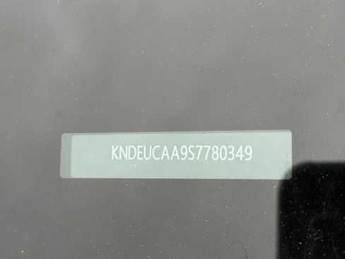 Used 2025 Kia Seltos S image 2