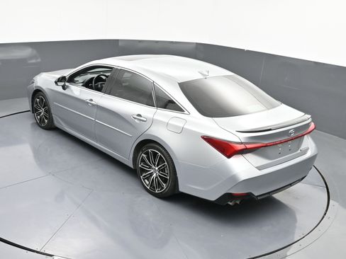 Used 2022 Toyota Avalon Touring image 40