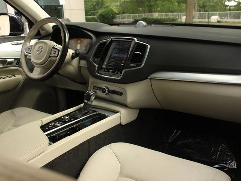 Used 2017 Volvo XC90 T6 Momentum AWD/4WD image 28