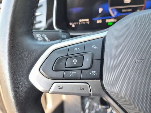 Used 2025 Volkswagen Jetta SE FWD image 20