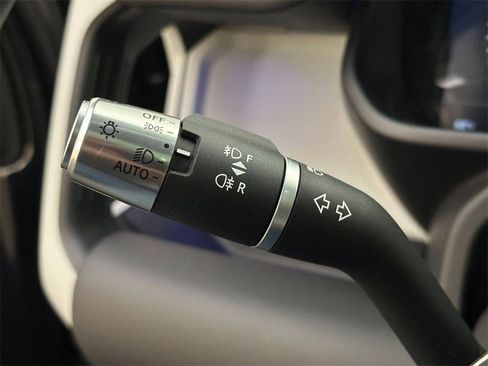 Used 2020 Land Rover Defender 110 First Edition image 24