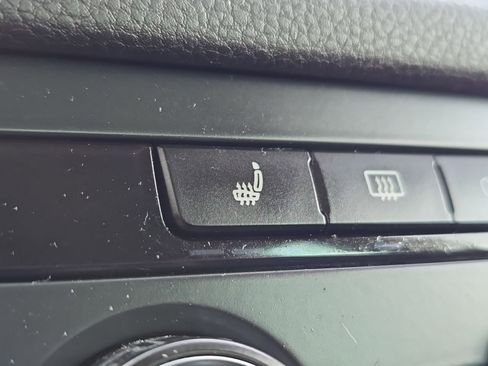 Used 2014 Volkswagen Tiguan SE image 29