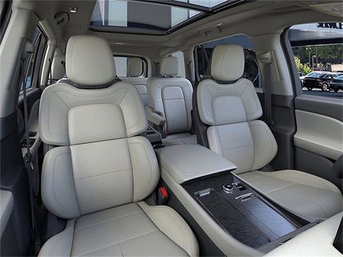 New 2026 Lincoln Aviator Reserve AWD/4WD image 10