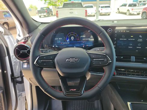 New 2026 Chevrolet Equinox RS w/ LPO, Floor Liner Package FWD image 19