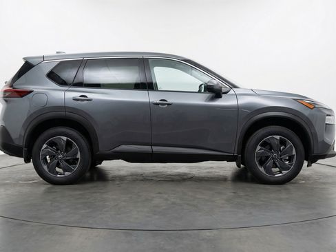 Used 2025 Nissan Rogue SV FWD image 11