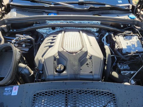 Used 2025 Porsche Macan image 35