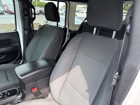 Used 2021 Jeep Wrangler Unlimited Sport AWD/4WD image 16