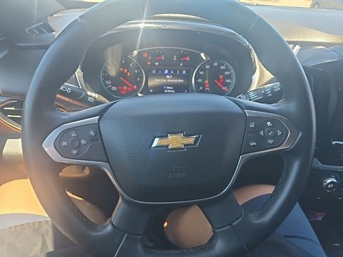 Used 2023 Chevrolet Traverse LT FWD image 15