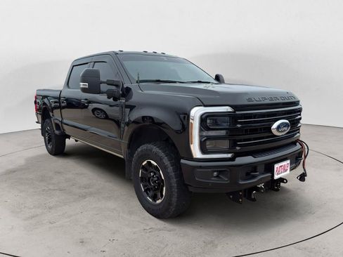 Used 2025 Ford F250 Platinum w/ Tremor Off-Road Package AWD/4WD image 3