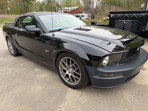 Used 2006 Ford Mustang GT RWD image 3